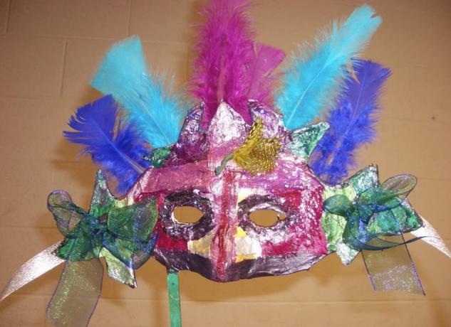 Паперова маше венеціанська карнавальна маска