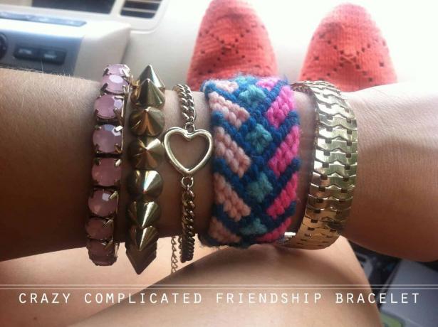 Le bracelet d'amitié de fil compliqué fou