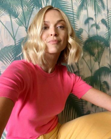 Fearne Cotton Hair: Fearne má na sebe ružový top s plážovými vlnami