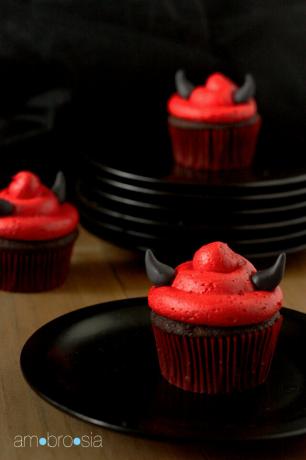 Devil Halloween Cupcakes