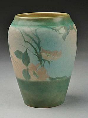 Rookwood Vase mit Pergamentrosen