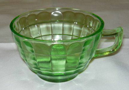 Blokinė optinė depresijos stiklo žalia taurė