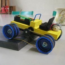 Elektrické auto na dřevo a gumičku